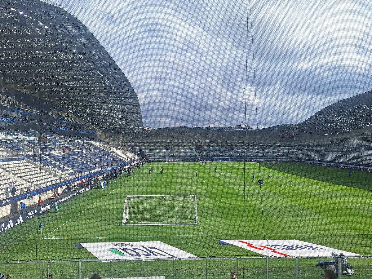 GERALDINHO67100's tweet image. Première fois a Jean Bouin pour voir le PFC. Stade bien sympa et accueil tranquille.
#livercs