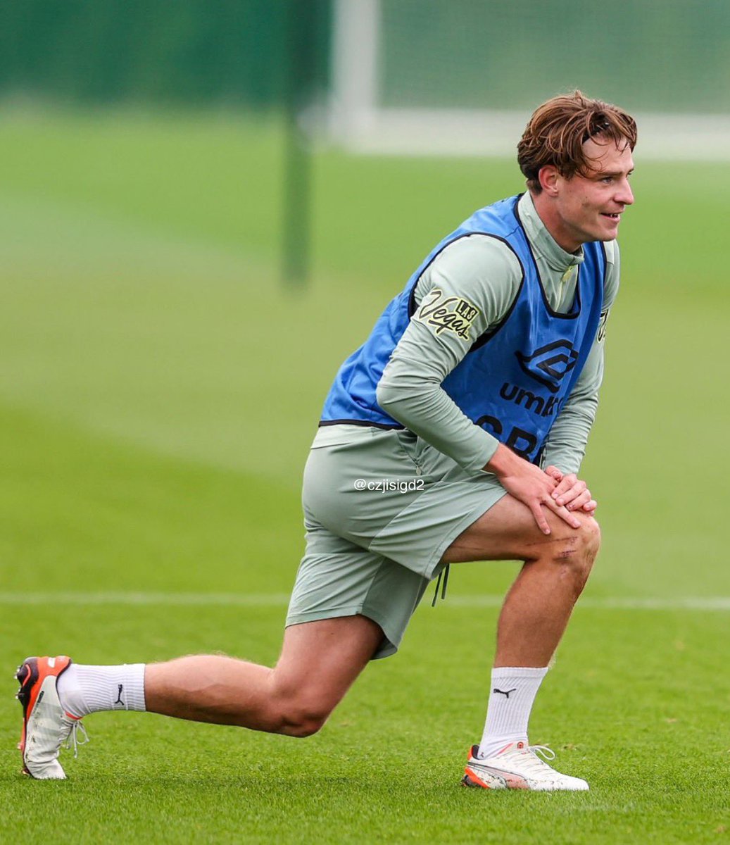 czjisigd2's tweet image. Alex Scott 🍑