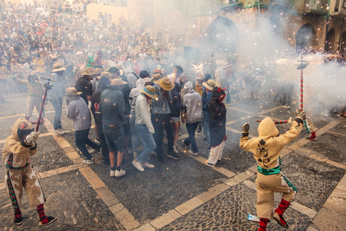 Així hem viscut la cercavila de Santa Tecla petita!! 🥳

📸 Albert Fabregat

#SantaTecla2025 #diablesdetarragona