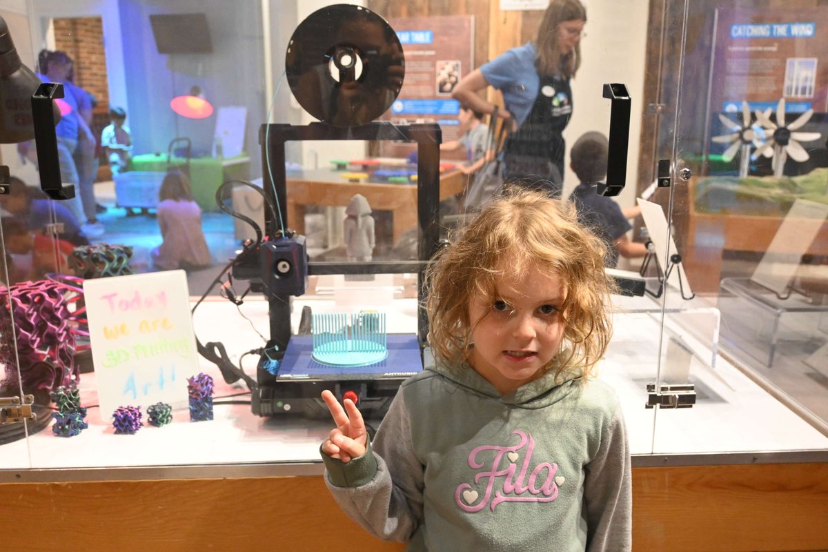 Wait... art and technology can be connected?

Explore STEAM in our newest phase of Amazon's 3D Printer Experience! Learn about how art can be used with technology to create 3D printed sculptures, textures, and more! 🖌️🎨

<a href="/amazon/">Amazon</a>