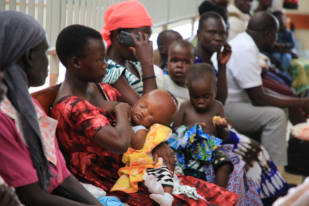 ASOU_Official's tweet image. Pictorial: Massive community turnout for screening at Arua Regional Referral Hospital, Arua District ahead of the 7 days surgical camp. The excitement is building as people turn up in huge numbers. #WestNileSurgicalCamp2025
#ASOUSurgicalCamp2025