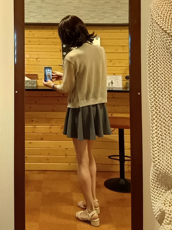 東山みちる🐬女装🍆 (@js19michiru) on Twitter photo 先日の通天小町でいつもと同じ鏡での写真です📷
実はこの日はずっと素足だったのですけど、女装の素足って需要あるのですかね🤔 先日の通天小町でいつもと同じ鏡での写真です📷
実はこの日はずっと素足だったのですけど、女装の素足って需要あるのですかね🤔