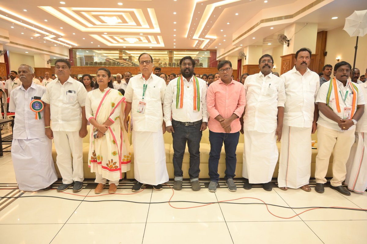 நேற்று மார்த்தாண்டத்தில் நடைபெற்ற கிள்ளியூர் சட்டமன்ற தொகுதி  காங்கிரஸ் தொண்டர்களுக்கான அரசியல் பயிலரங்கத்தை காங்கிரஸ் சட்டமன்ற குழு தலைவர் திரு. ராஜேஷ் குமார் அவர்கள் தலைமையில் தொடங்கி வைத்து சிறப்புரையாற்றினேன். 

இந்த பயிலரங்கத்தில் தமிழ்நாடு காங்கிரஸ் கமிட்டி மாநில துணை