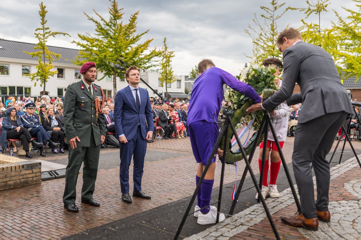 In Driel we honor Polish paratroopers who helped liberate us in 1944.

The Netherlands has long recognized Poland’s important role. On this memorable day the UK is joining us in this recognition.

Today we proudly support Poland as NATO allies, with F-35s and air defence! 🇳🇱🇵🇱🇬🇧