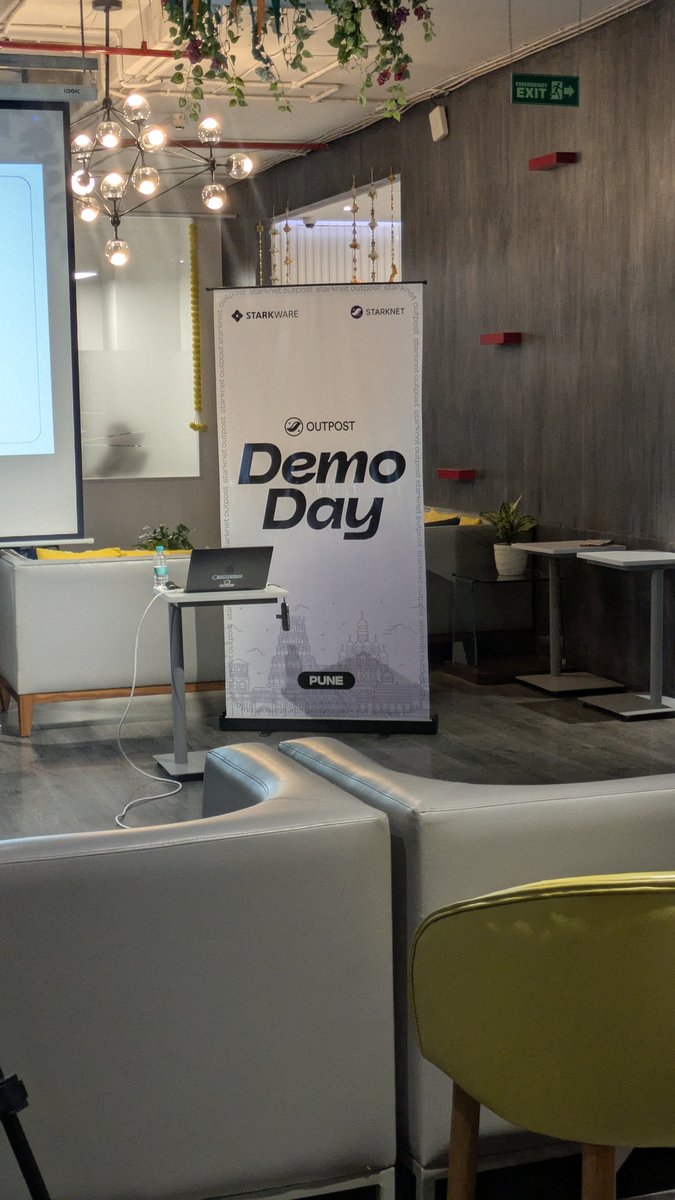 Shrysxs's tweet image. Demo day @0xOutpost was pure alpha Products shipped in 3 months which itself is📈 @Starknet feels like it&apos;s compounding giga brain builders everywhere. Left bullish, inspired, and hungrier. definitely gonna use @everydaydotapp and play @_BlockRooms, get healthy by @nutrisnap