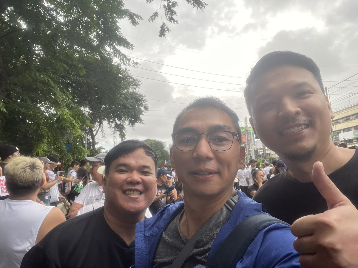 Jjcruz2's tweet image. Tropapips w/ your qoute and qoute “favorite DDS Lawyer” Atty. Neil Abayon!✊😆
#EDSA Camp Aguinaldo