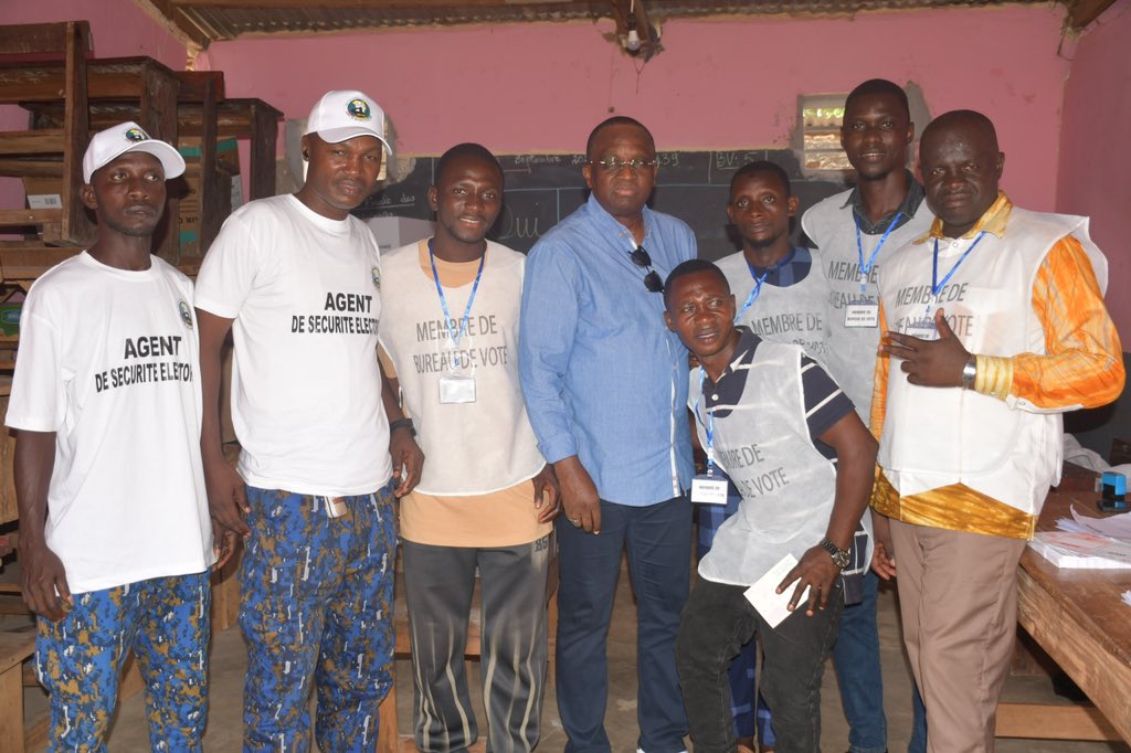 Ce jour, j’ai eu l’honneur d’accomplir mon devoir civique au bureau de vote n°5, installé au Groupe Scolaire André Malraux. 

À travers ce geste, j’invite chacun à faire entendre sa voix et à jouer pleinement son rôle dans la construction d’une Guinée unie et prospère.