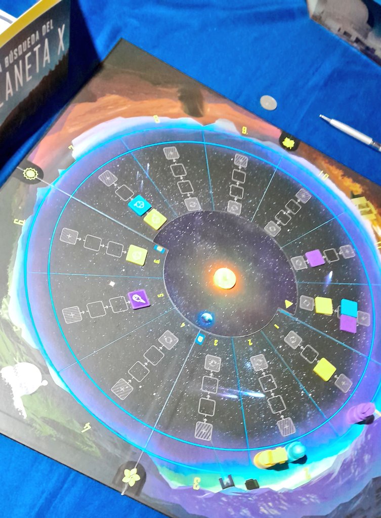 Tarde en casa con 2 estrenos. 1* un juego del 2012, Asgard, con mecánicas interesantes, interacción y muy lindo. Cerramos con la búsqueda del planeta X, juego de deducción con una app qué me v encantó, muy recomendable. Falto <a href="/pablo_cazorla/">Pablo Cazorla</a>
#boardgames #juegosdemesa #bgg