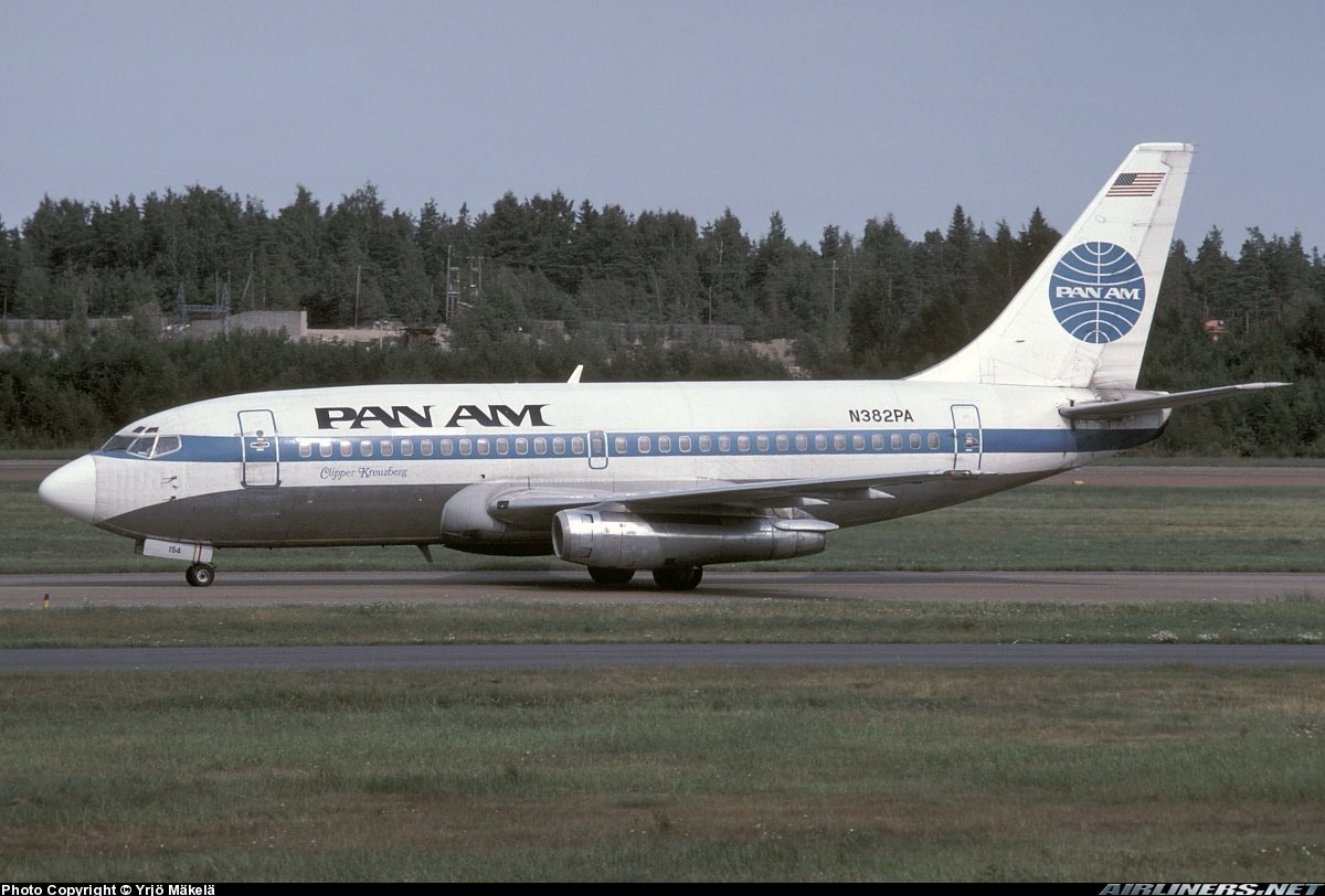 Pan American World Airways 
Boeing 737-214 N382PA 
HEL/EFHK Helsinki Airport
August 8, 1986
Photo credit Yrjö Mäkelä
#AvGeek #Airline #Aviation #AvGeeks #Boeing #B737 #HEL #Helsinki #PanAm <a href="/FlyPanAm/">Pan Am</a> <a href="/panamhistory/">panamhistory</a>