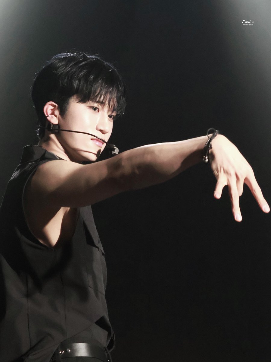 junwoo_sol's tweet image. 🖤 ➰

#루네이트 #LUN8 #ルネイト
#준우 #junwoo #쭈누
#21ReasonsToLoveJunwoo_HappyBirthday
#해피준우데이 #HAPPYJUNWOODAY