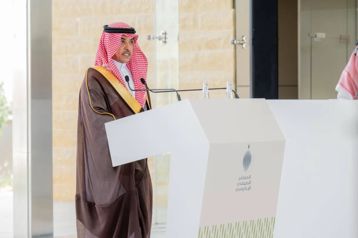 شكرا  #الهيئة_العامة_لتنظيم_الإعلام وبقيادة معالي  
#سلمان_الدوسري_وزير_الإعلام على تنظيم الإعلام الجديد والذي يتوافق مع سياسات الإعلام العليا وأمن المجتمع وسلامة ذوقه العام من المحتوى الهابط والعنصري او التفاخري.