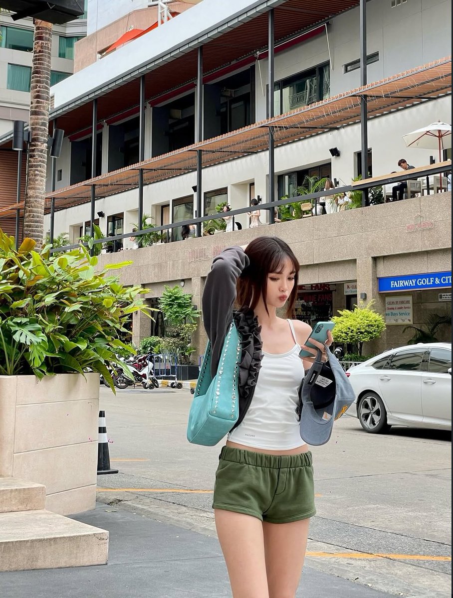 piployfamily's tweet image. 🐱🌴🌞

IG : __piploy__ Update 

#พิพลอยกัญญรัตน์ 
#PiployRR

🔗: instagram.com/p/DO3NTjbkTy0/…