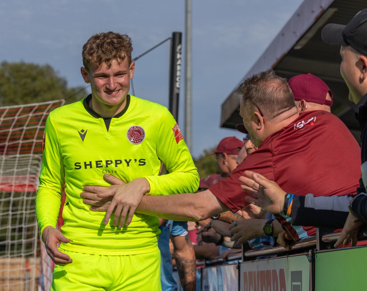 Happy Birthday, Frankie 🎂

Everyone at Taunton Town sends their best wishes to goalkeeper Frankie Phillips who celebrates his birthday today.

We hope you have a great day with friends and family!

#UpThePeacocks 🦚
