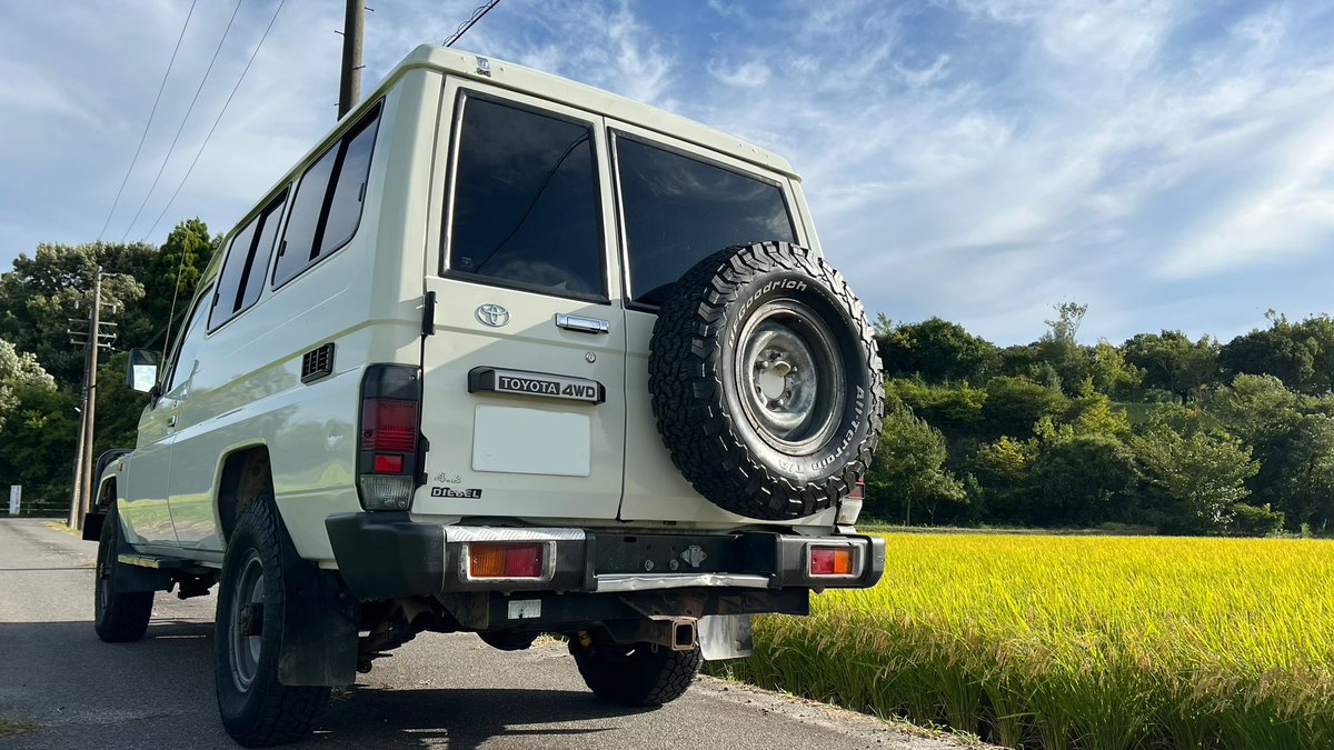 AlcueidAuto's tweet photo. 憧れだったトヨタランドクルーザー70トゥループキャリア納車しました！

前の77はあまり乗れなかったけどこの75はずっと乗り続けられるように維持頑張ります

これから旅行やオフロードとかこいつとたくさんお出かけしたい！ https://t.co/EPkysa3VaR