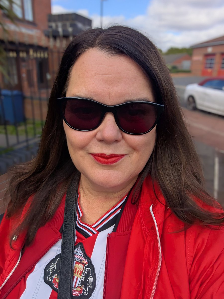 Let's 💩 on the Villa 🤣🔴⚪🔴⚪⚽ <a href="/SunderlandAFC/">Sunderland AFC</a>