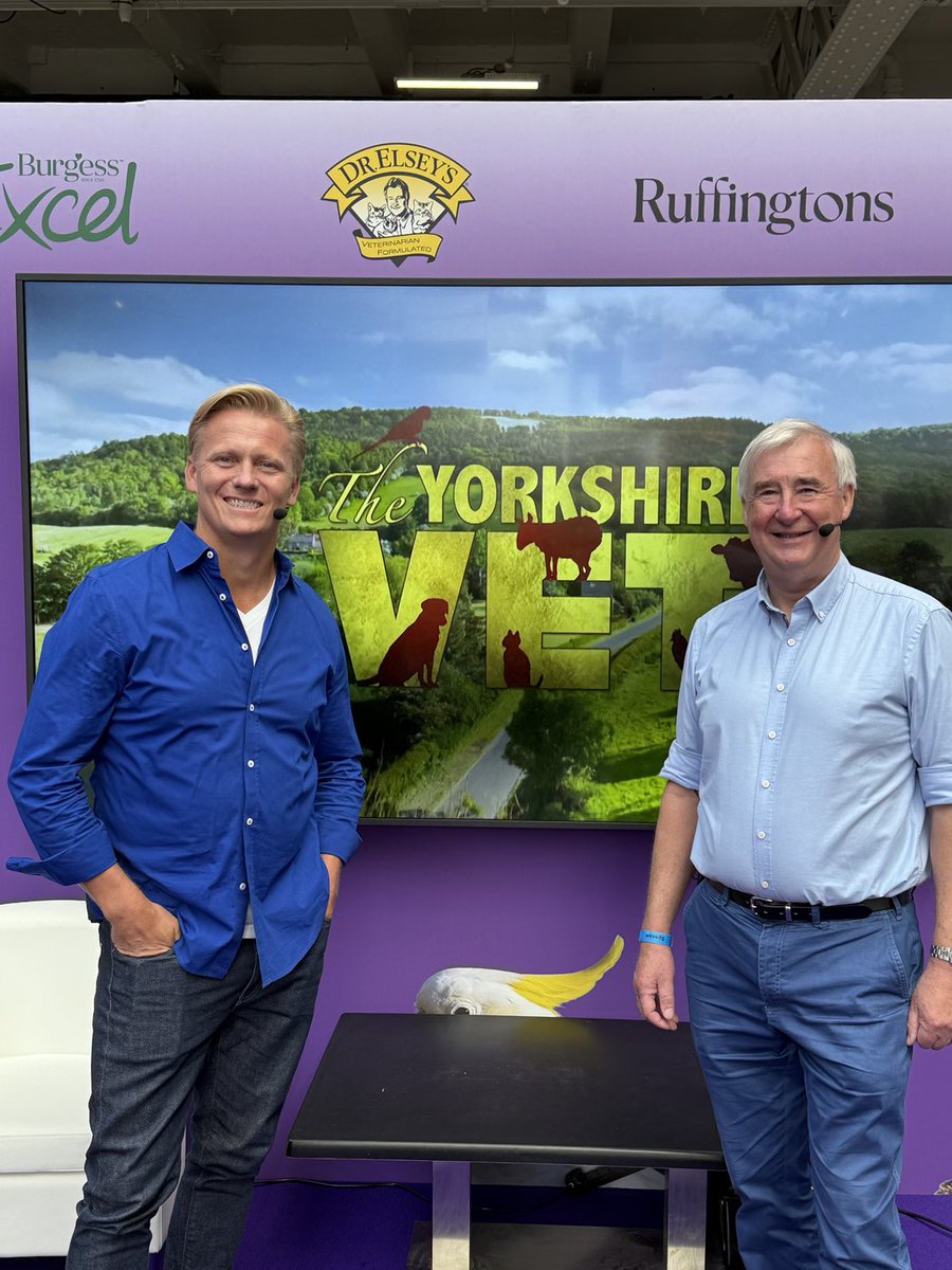 linwright17's tweet image. Day 2 at London Pet  Show Live.
Do you think we should adopt the dog?🐶😂