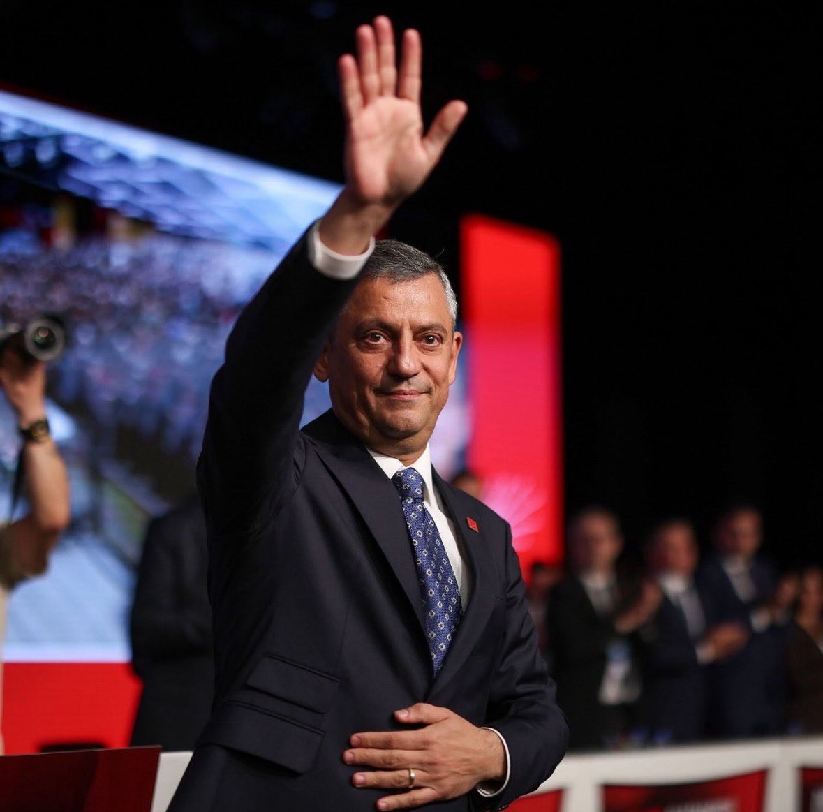 Cumhuriyet Halk Partimizin 22.
Olağanüstü Kurultayında tüm delegelerimizin oyunu alarak güven tazeleyen Genel Başkanımız Sayın Özgür Özel'i (<a href="/eczozgurozel/">Özgür Özel</a> )yürekten kutluyorum.                                                  

Birlik Birlik ve beraberlik içinde, daha güçlü