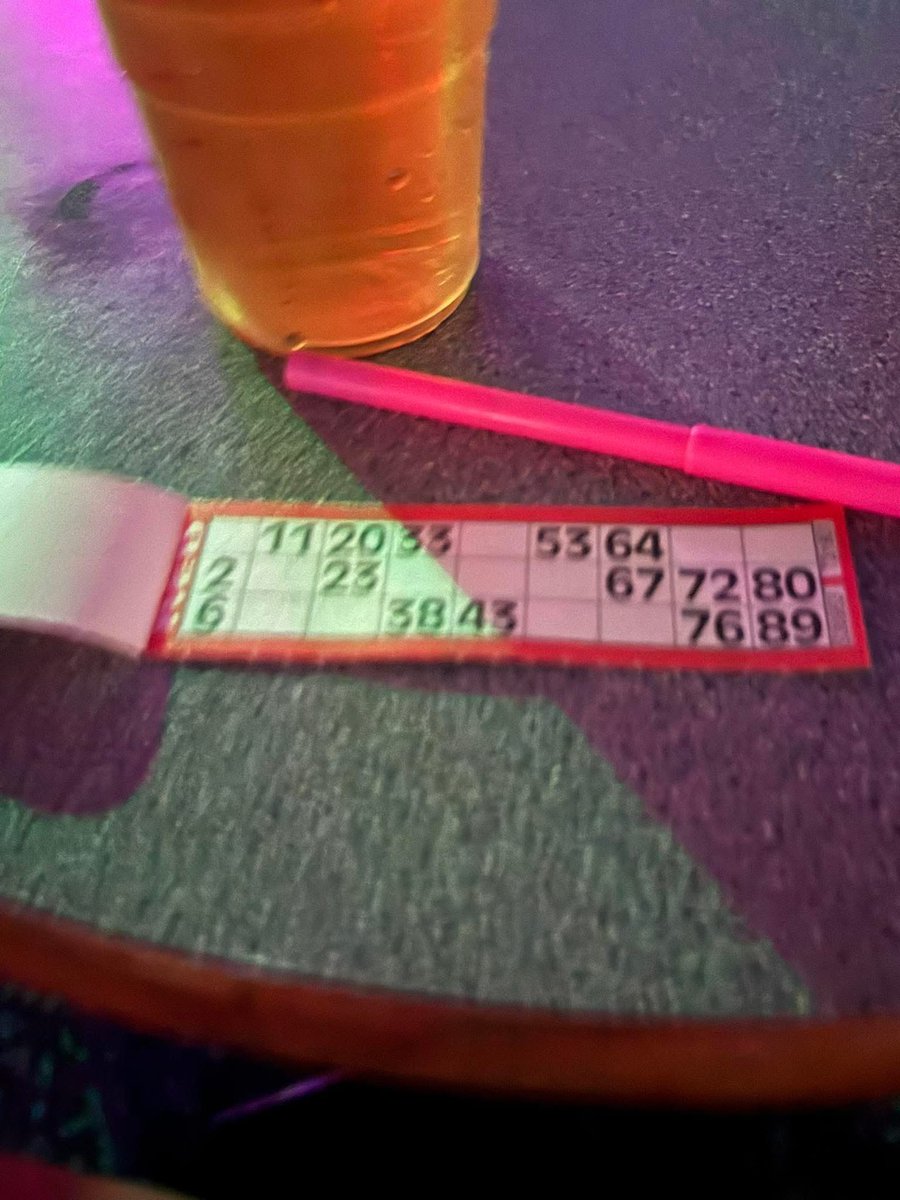 Who the fuck gives you a light pink pen to play bingo anyway in the dark…… I was robbed 🤣🤣