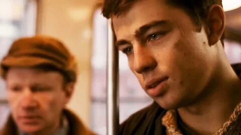 – Не брат ты мне..
– Как не брат? А кто брат?
– Лысый такой, он, короче, голову бреет
– Косьтя?