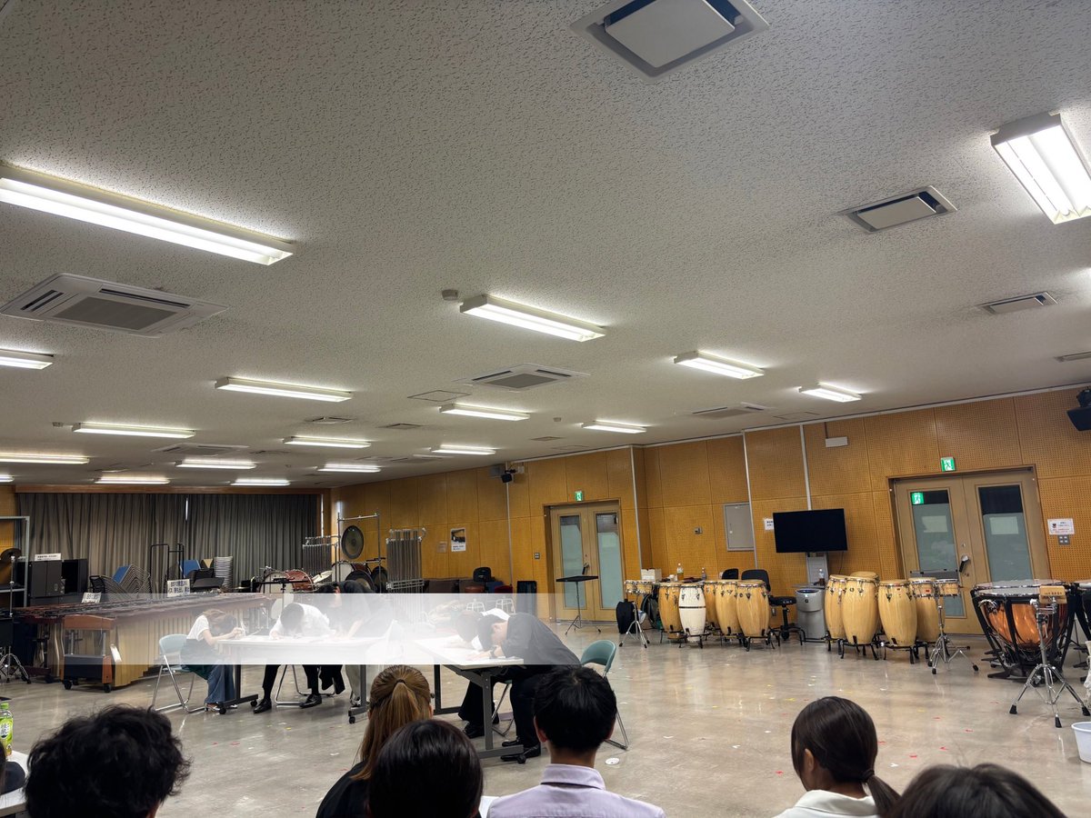 tcm_perc's tweet image. 打楽器アンサンブル演奏会まであと7日❗️

本日は演奏ゲネを行いました！

先生方にいただいたご意見をもとに、あと1週間、より良い演奏を目指して頑張ります！
衣装は当日のお楽しみです😊