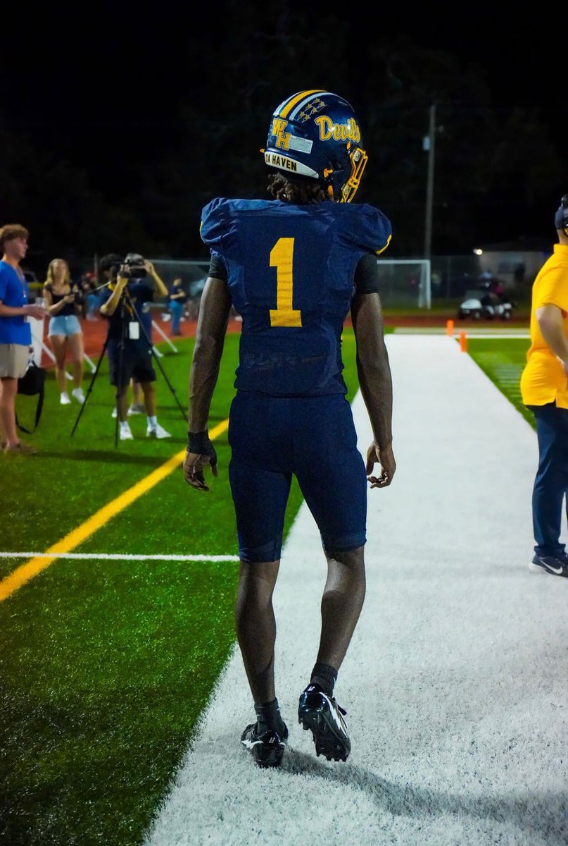 WEEK 4: 186 total yards with 2tds and 29-16 W jobs not done <a href="/WHCoachWhite/">Carl White</a> <a href="/mannypopo/">Manny Pulido</a> <a href="/coach_wilburn/">jon wilburn</a> <a href="/DylanOliver23/">PolkwayDylan</a> <a href="/THEPLATFORMDR/">THE PLATFORM</a> <a href="/PrepRedzoneFL/">Prep Redzone Florida</a> <a href="/polk_way/">PolkWay</a> <a href="/Andy_Villamarzo/">Andy Villamarzo</a> <a href="/H2_Recruiting/">Hasani (H2) | Football Recruiting</a>

hudl.com/v/2Sk8z1