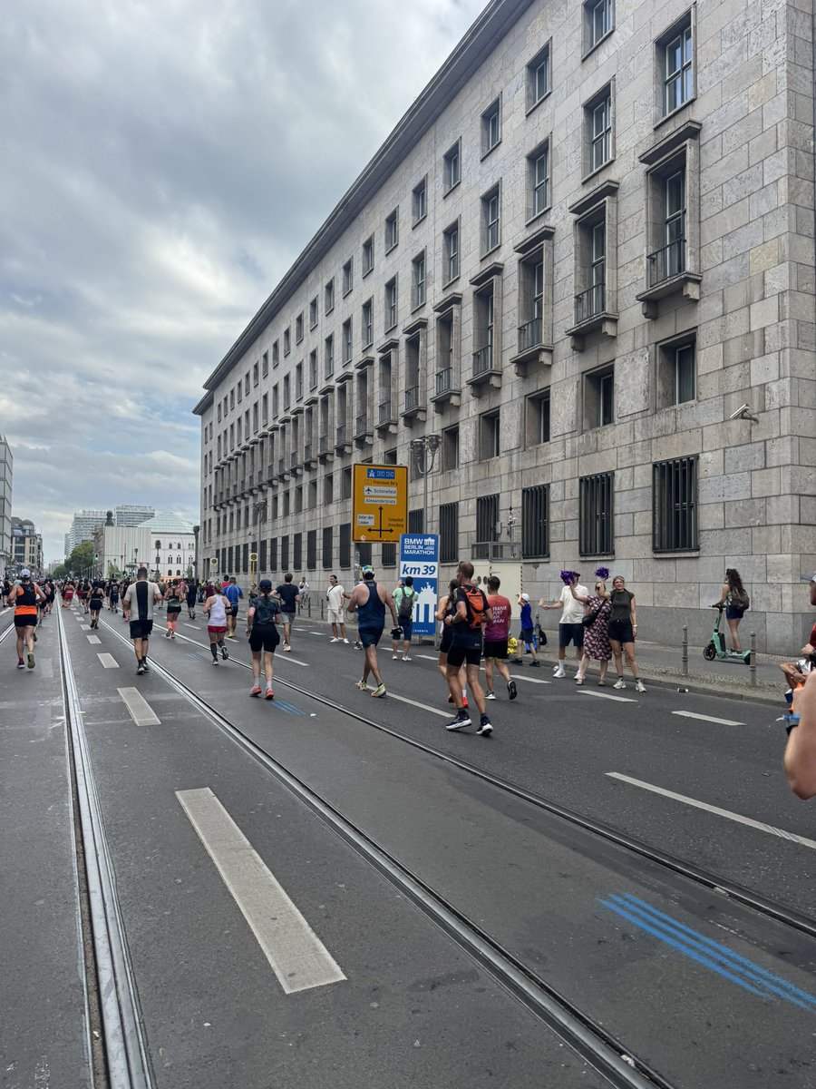 lgarrendu's tweet photo. #BerlinMarathon 39km #berlin2025marathon https://t.co/DVkzsA9UA3