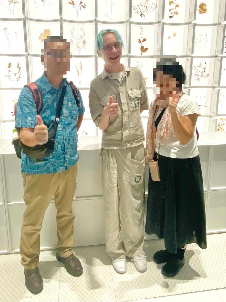 遅ればせながら、ようやく初万博！😆✨

メジャーなパビリオンには全く入れませんでしたが、オーストラリア館で懐かしのオージービール４種を飲めたのと、バルト館で著名人のアルトゥル氏にお会いできたので嬉しかったです！😊✨

ちなみに今日はとても涼しく、快適に過ごすことができました✨