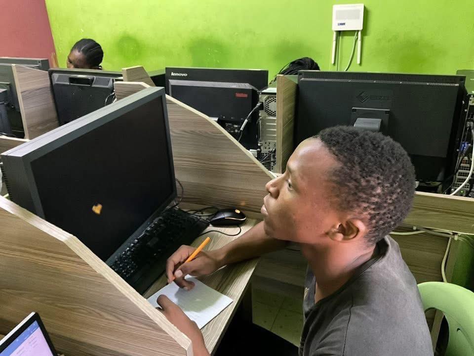 ForIntegrityOrg's tweet image. 📍 Last Day of Exams || #ChanukaNaDigiSkills Training

We are proud to celebrate the milestones achieved by our Cluster 5 learners, who have now successfully completed their exams. Their commitment, resilience, and determination throughout this journey are commendable.…
