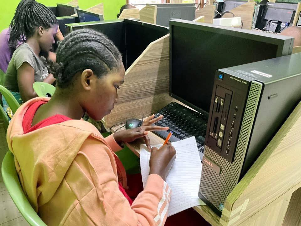 ForIntegrityOrg's tweet image. 📍 Last Day of Exams || #ChanukaNaDigiSkills Training

We are proud to celebrate the milestones achieved by our Cluster 5 learners, who have now successfully completed their exams. Their commitment, resilience, and determination throughout this journey are commendable.…