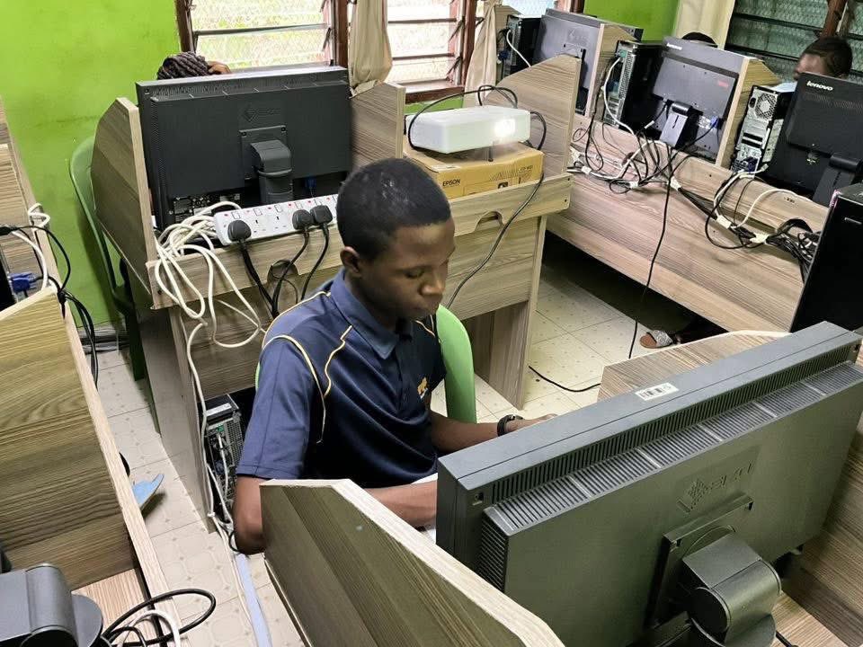 ForIntegrityOrg's tweet image. 📍 Last Day of Exams || #ChanukaNaDigiSkills Training

We are proud to celebrate the milestones achieved by our Cluster 5 learners, who have now successfully completed their exams. Their commitment, resilience, and determination throughout this journey are commendable.…