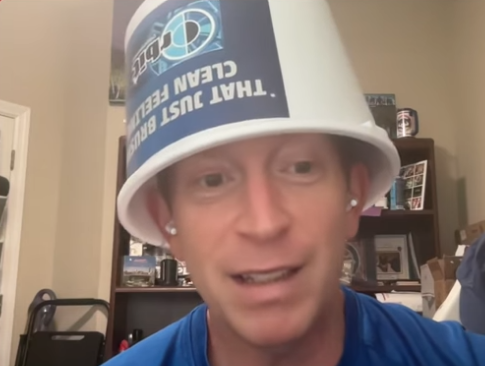 *initially listening to the <a href="/BleacherNation/">Bleacher Nation</a> podcast audio only*

Brett: "... for those who don't have the joy of watching on video, i popped on *the* rally bucket (from 2015)..."

Me: "ok, FIIIIINE, I'll load up my computer and watch instead.."

did NOT disappoint 😂😂
