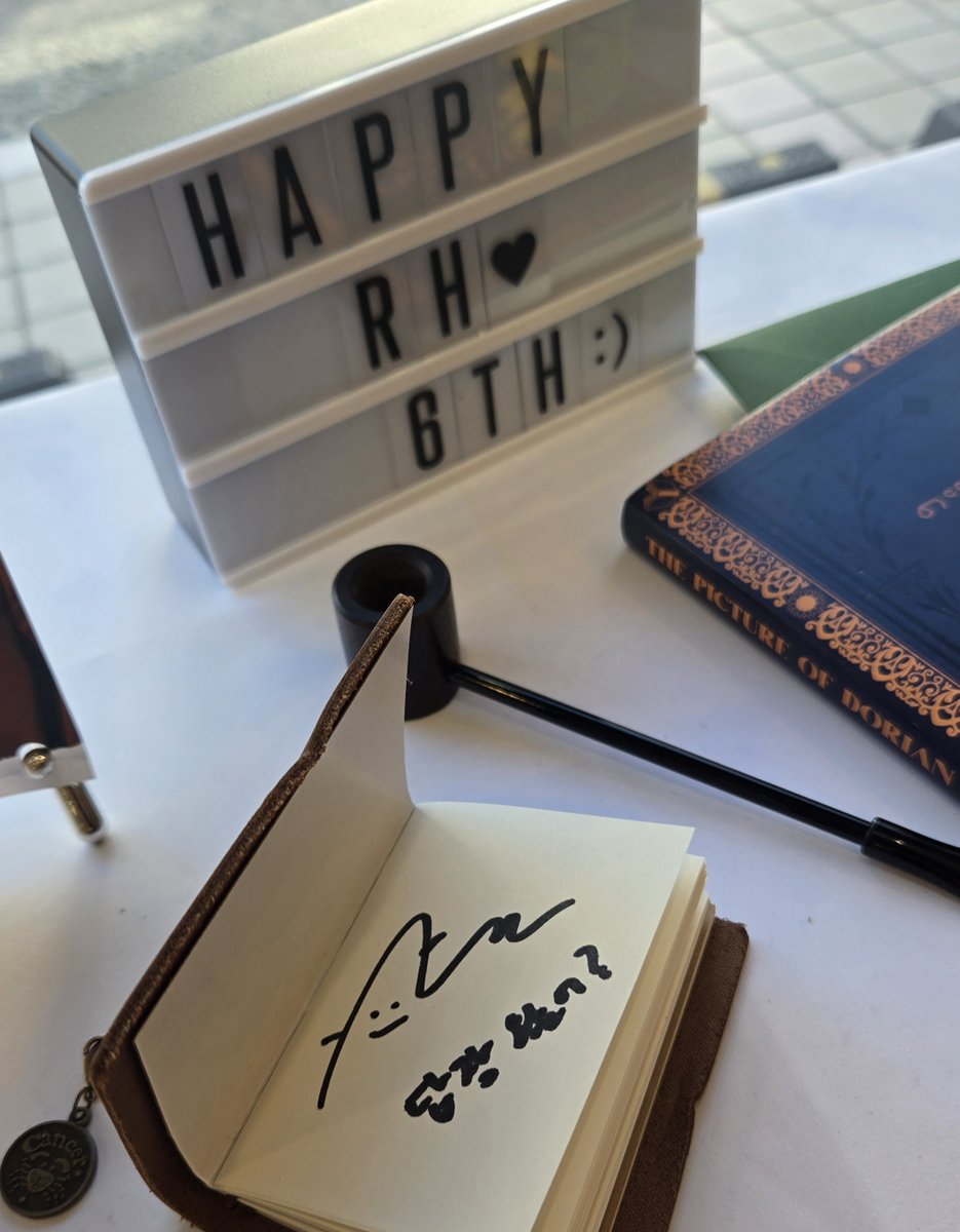 mootoo1266106's tweet photo. 김리현 배우님 데뷔 6주년을 축하할 수 있는 공간들이 많아서 좋았습니다💛 감사합니다🫶🏻
#리현이_만든_초록
#Green_note_by_rihyun
#debut_6th_anniversary_of_RH https://t.co/Oky8Zz4gDV