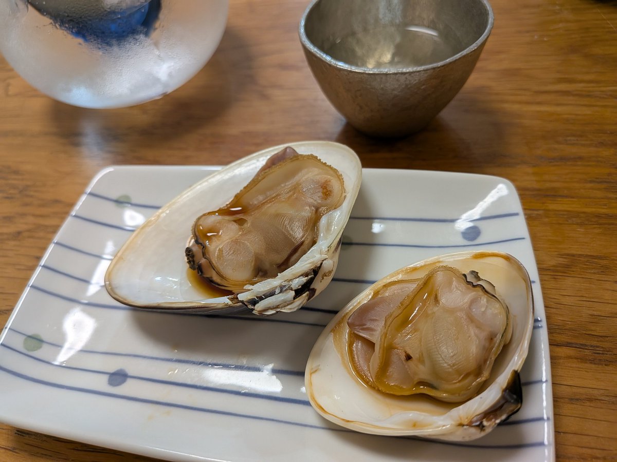 眠いけど今日のハマグリで呑んでます。
明日の夜はウナギ行こうかな。