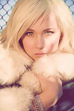 Juno Temple Network tweet media