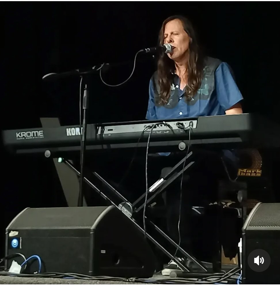 What an amazing night last night- We’ll (I+<a href="/astridyoung/">astridyoung</a> ) be back tonite at  Hotel In’T Holt, Zuidhorn NL . 1930h €20

Tickets at door/email ahcwegman@cs.com
Photo by Cornell
In a week we play <a href="/ThiemeloodsNL/">Thiemeloods</a>  Nijmegen !  
linktr.ee/kenstringfellow for all my shows NL/IE/UK/AU/NZ