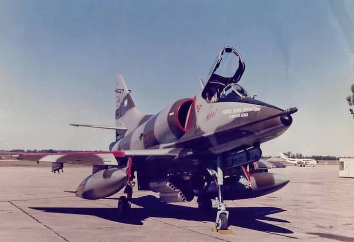 gonzaconti_18's tweet image. #A4C #Skyhawk @FuerzaAerea_Arg #FuerzaAereaArgentina #NHQP