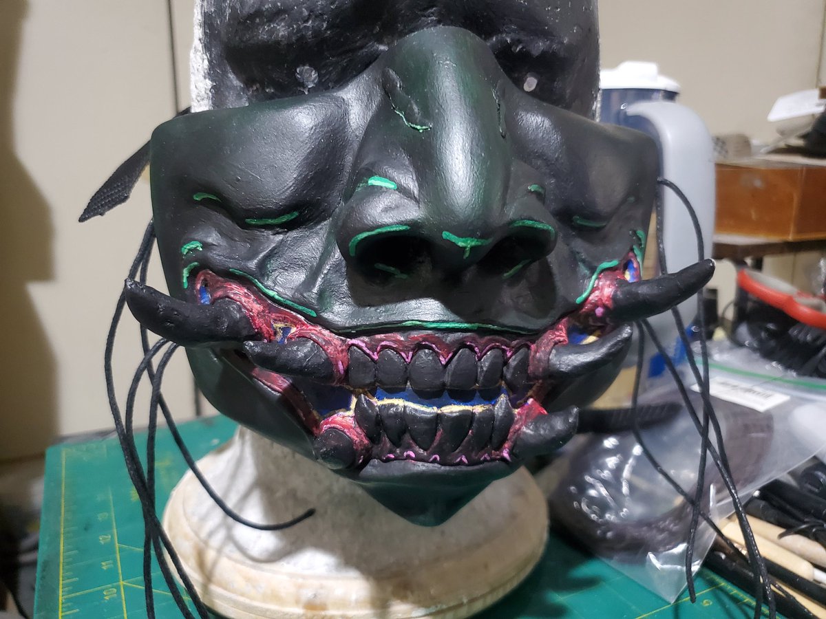 Almost there. Just need to make some beads, do some trimming and maybe a beard veil. Looking foward to drastically reducing the amount of soul theft in November.