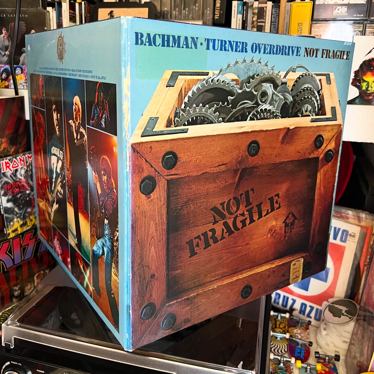 ZTNK71's tweet photo. BACHMAN-TURNER OVERDRIVE
Not Fragile 
1974
#bachmanturneroverdrive #notfragile https://t.co/QrE8Iup3wT