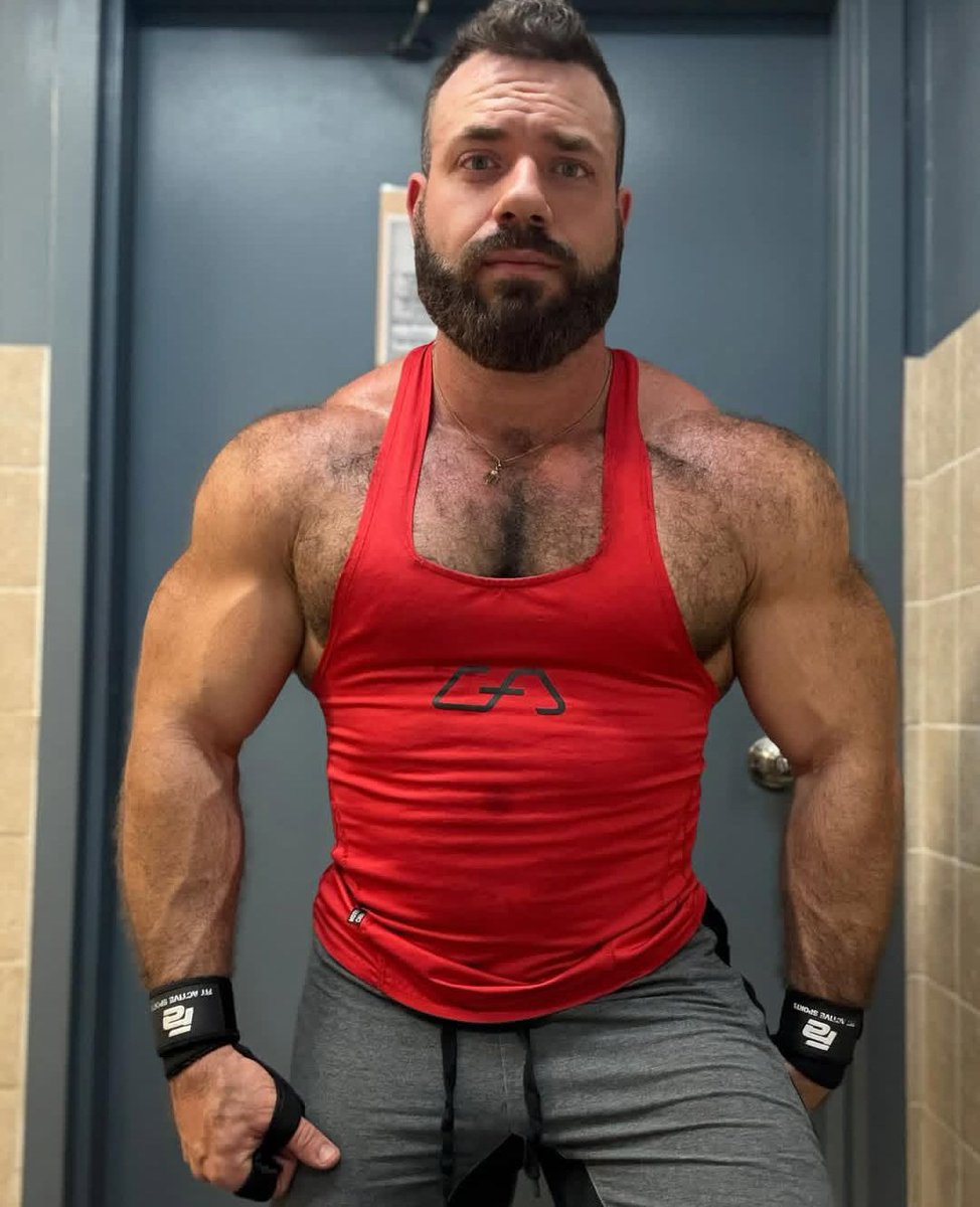 Real men come with fur, strength, and passion. ❤️🐾
machos.top 
.
.
.
#Bear #HairyMen #BeardedMen #MatureMen #GayBear #BearLove #RuggedMen #SilverFox #Woof #GayBrazil #BeardLovers #HairyMen #DaddyVibes #MuscleBear #Bearded #GayBear #BearCommunity #Rugged #GayBrazil