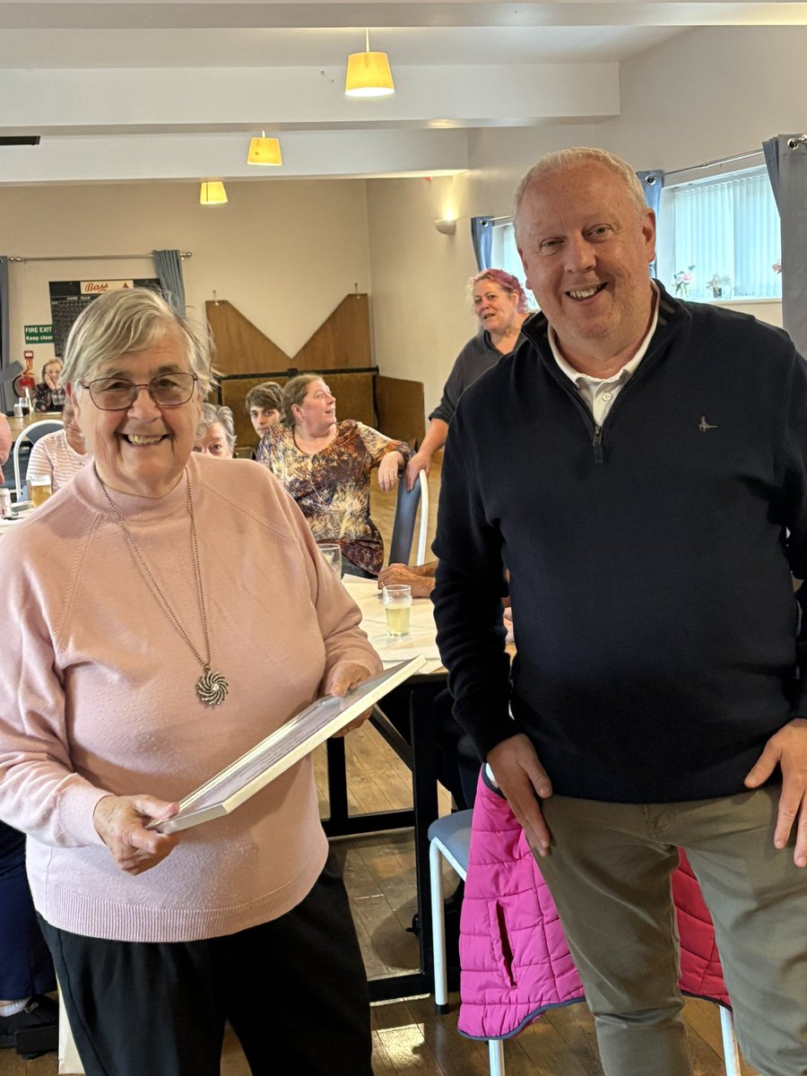 🌟 A fantastic evening at Ellwood FC celebrating our Forest Foodbank volunteers! 

Huge thanks to Mayor Nick Pennyfor presenting the Volunteers of the Year awards 🏆

And here are some more of our award winners from last night! 🙌

#ForestFoodbank #VolunteersOfTheYear #Community