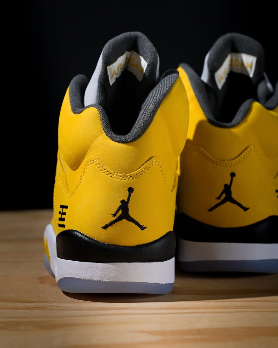 houseofheat's tweet image. Air Jordan 5 "Tokyo" Releases September 27 in the US ⚡

Details: hoh.news/johs20Puy