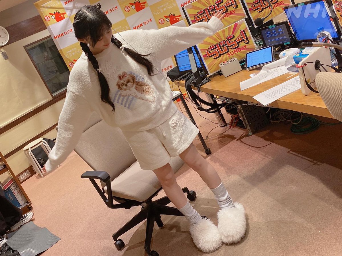 🩷ファッションチェック👗💚
藤森「その髪型はやったことは？」
さくたん「たまに･･･」
藤森「猫耳だけに目がいってたけどツイン！！おさげ髪型ツインだ！」
🌸同時配信はこちら🌸
nhk.or.jp/radio/player/?…
#nhkらじらー #らじらーファッションチェック #川﨑桜