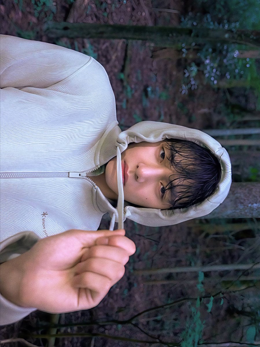 THV🎄 (@taehyungimpact) on Twitter photo 