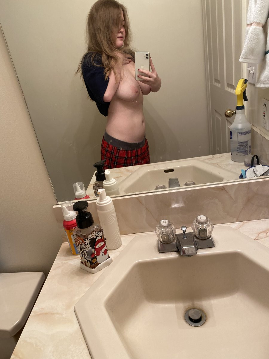 Et si tu veux m'exciter : tinyurl.com/mw3hpyry je suis déjà un peu 💦 mais je t'attends pour l’être encore plus