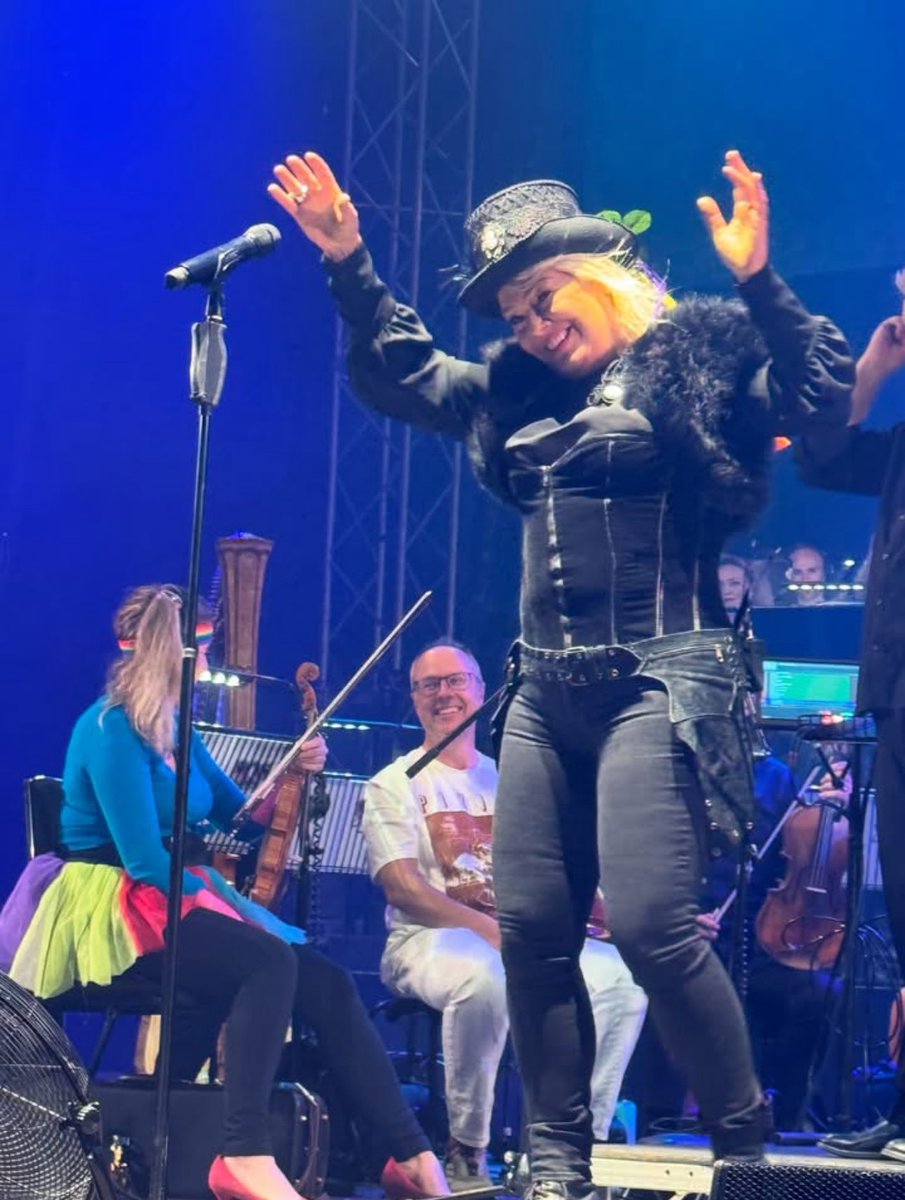 gavin_daines's tweet photo. Enjoyed My Concerts This Summer! 😎🎼Kim Wilde at 80’s Classical, Leeds. https://t.co/jTpio7mfgw