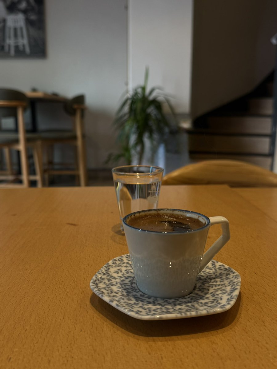 Kendime kahve ısmarladım,sen olsaydın sana ısmarlardım
