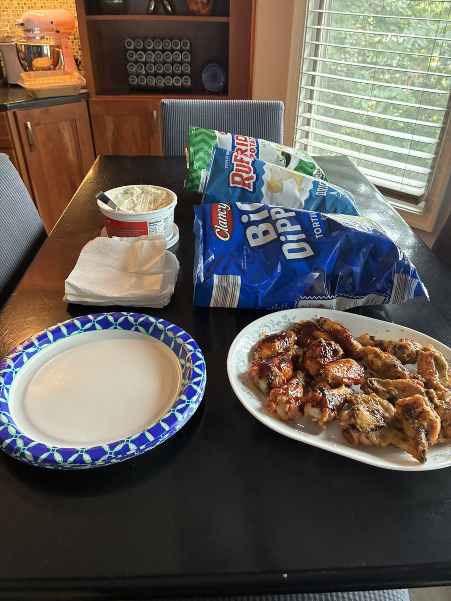 SeattleRecap's tweet image. Week 3 Sunday Football Snacks.