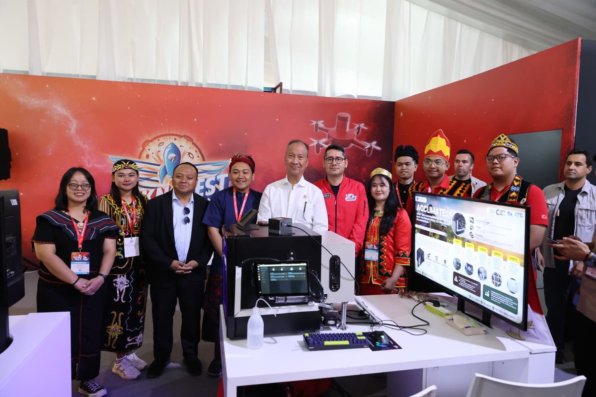 Muhammet Kasım Gönüllü (@mkgonullu) on Twitter photo 📍#TEKNOFEST2025 İstanbul
Endonezya Sanayi Bakanı Sayın <a href="/agusgumiwangK/">Agus Gumiwang Kartasasmita (Official)</a> ile birlikte stand ziyaretleri gerçekleştirdik. 🚀
Sanayi ve teknoloji alanındaki ortak vizyonumuzu güçlendirecek, geleceğe uzanan iş birliklerimizi konuştuk, girişimcilerimizin projelerini birlikte 📍#TEKNOFEST2025 İstanbul
Endonezya Sanayi Bakanı Sayın <a href="/agusgumiwangK/">Agus Gumiwang Kartasasmita (Official)</a> ile birlikte stand ziyaretleri gerçekleştirdik. 🚀
Sanayi ve teknoloji alanındaki ortak vizyonumuzu güçlendirecek, geleceğe uzanan iş birliklerimizi konuştuk, girişimcilerimizin projelerini birlikte