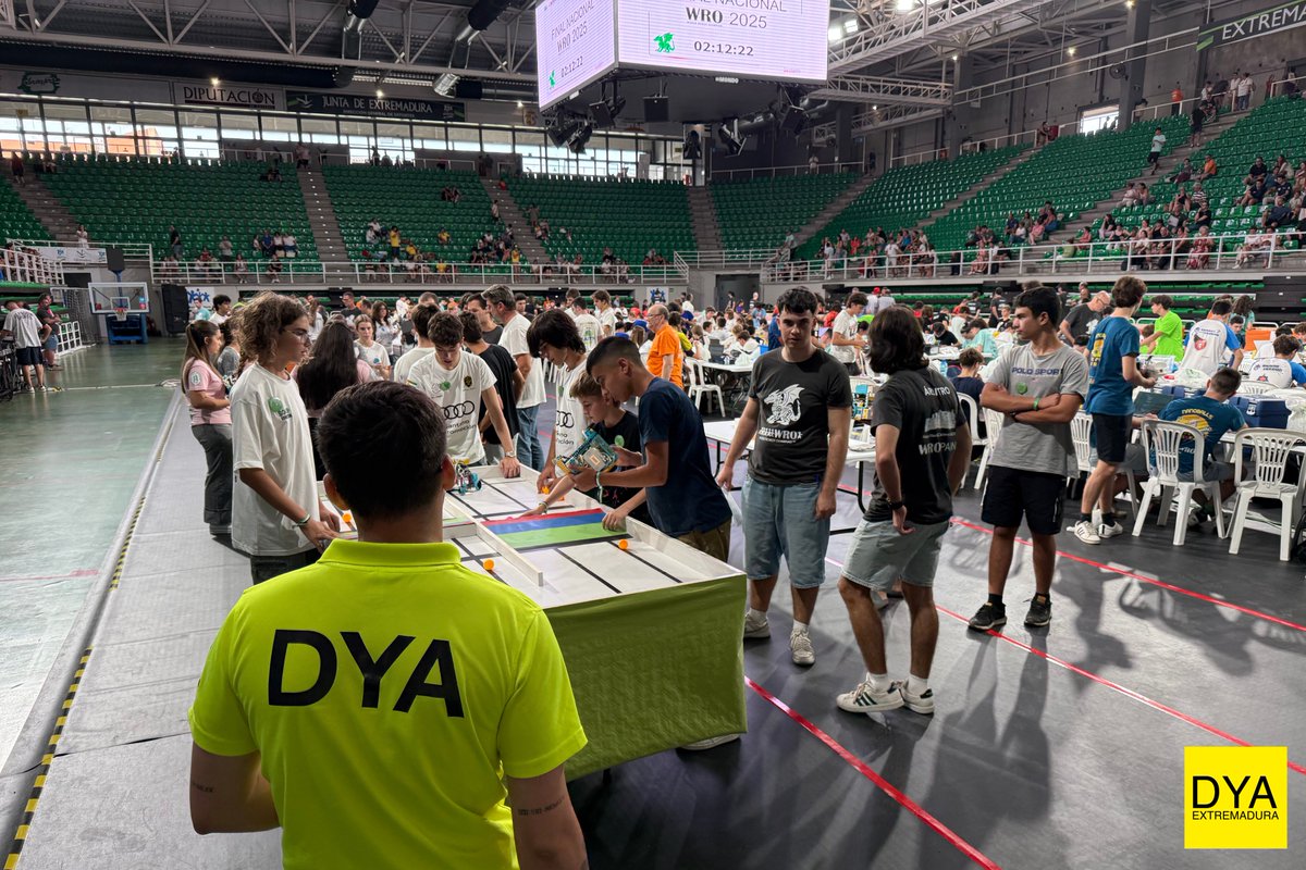 #PreventivosDYA | 🤖 Este fin de semana hemos estado también presentes en el 📍pabellón Multiusos de #Cáceres con motivo de la final nacional de la World Robot Olympiad.

📊 Se realizan un total de 5 asistencias sanitarias de carácter leve.