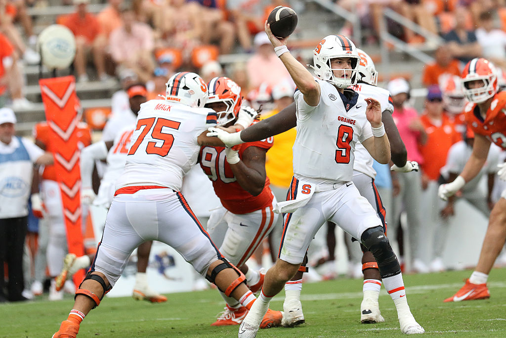PeteThamel's tweet photo. Sources: Syracuse quarterback Steve Angeli will be out for the remainder of the year. An MRI has revealed he tore his Achilles in Syracuse’s win at Clemson. He expects to have two more years of eligibility, as he expects to qualify for a medical redshirt this season. https://t.co/e0L0ArEeot